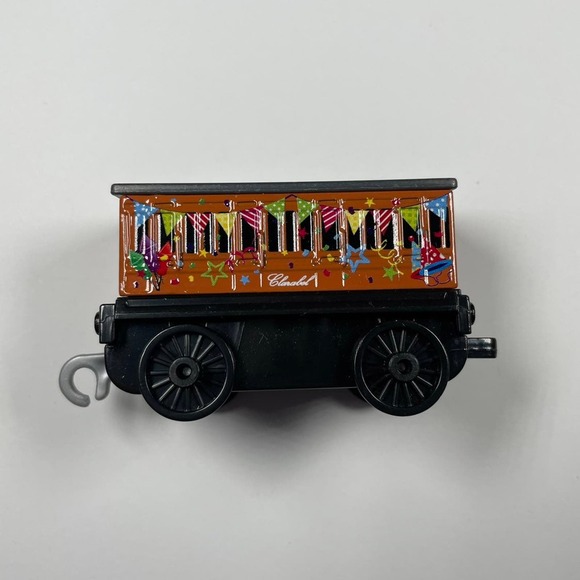 2018 Thomas & Friends Trackmaster Push Along Celebration Time Annie - Picture 1 of 4